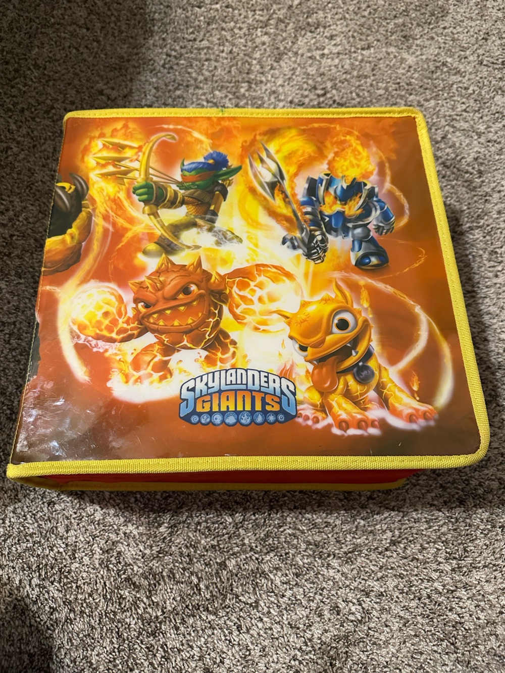 Skylanders Giants Case & Figures